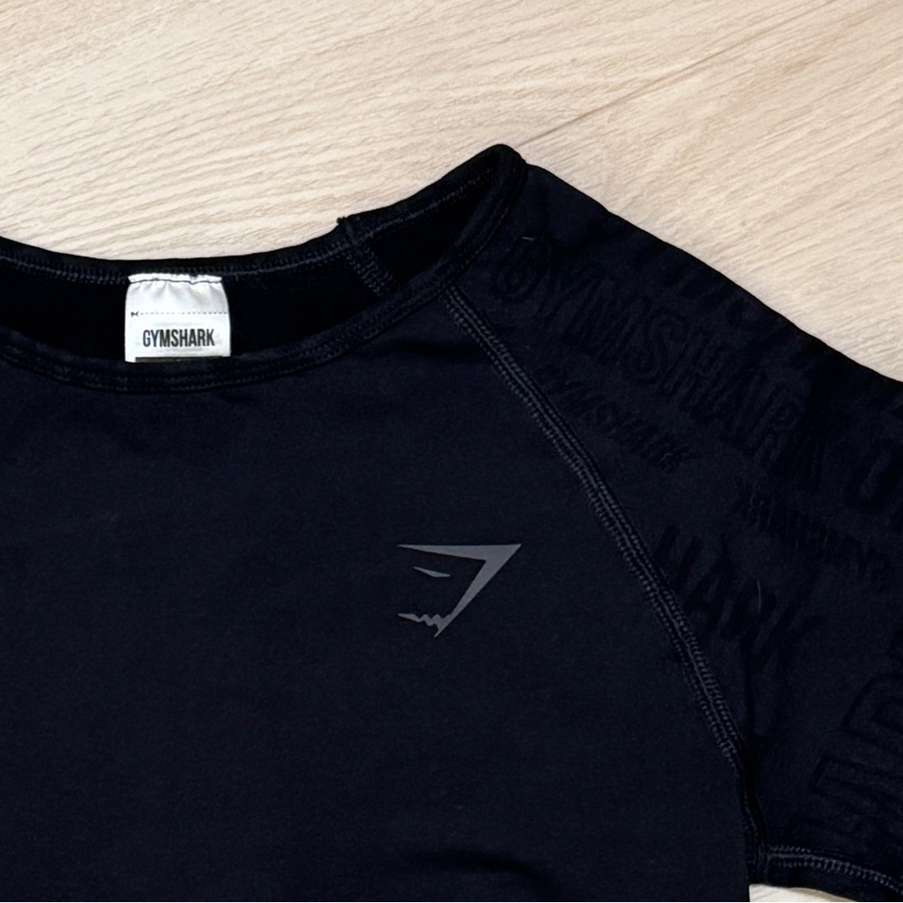 Gymshark Black Crop Top with Long Sleeves Sz Small - Picture 2 of 7